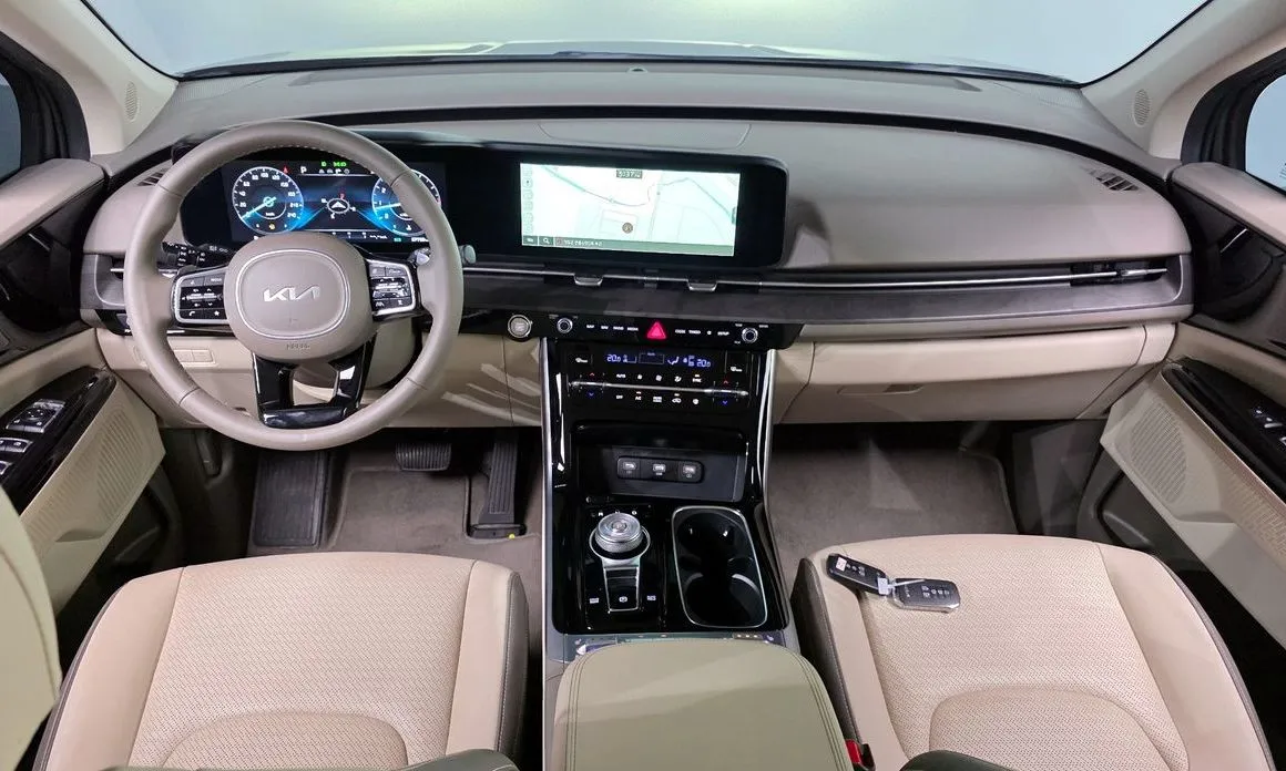 Kia Carnival — фото 8