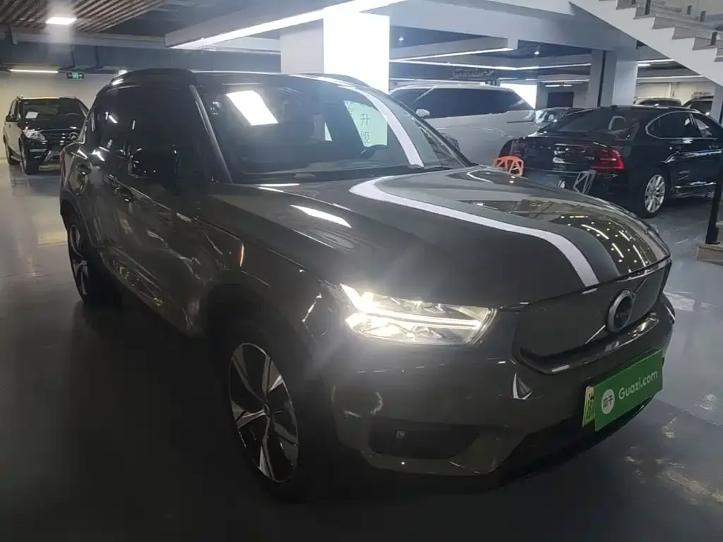 Volvo XC40 NEV — фото 8