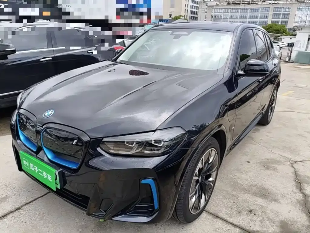 BMW iX3 — фото 1