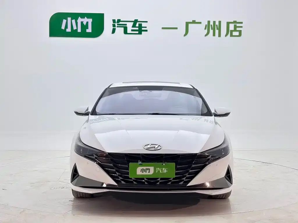 Hyundai Elantra — фото 2