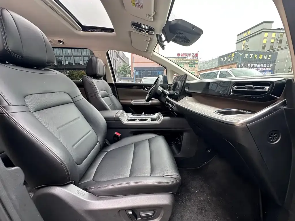 GAC Motor Trumpchi E8 — фото 7