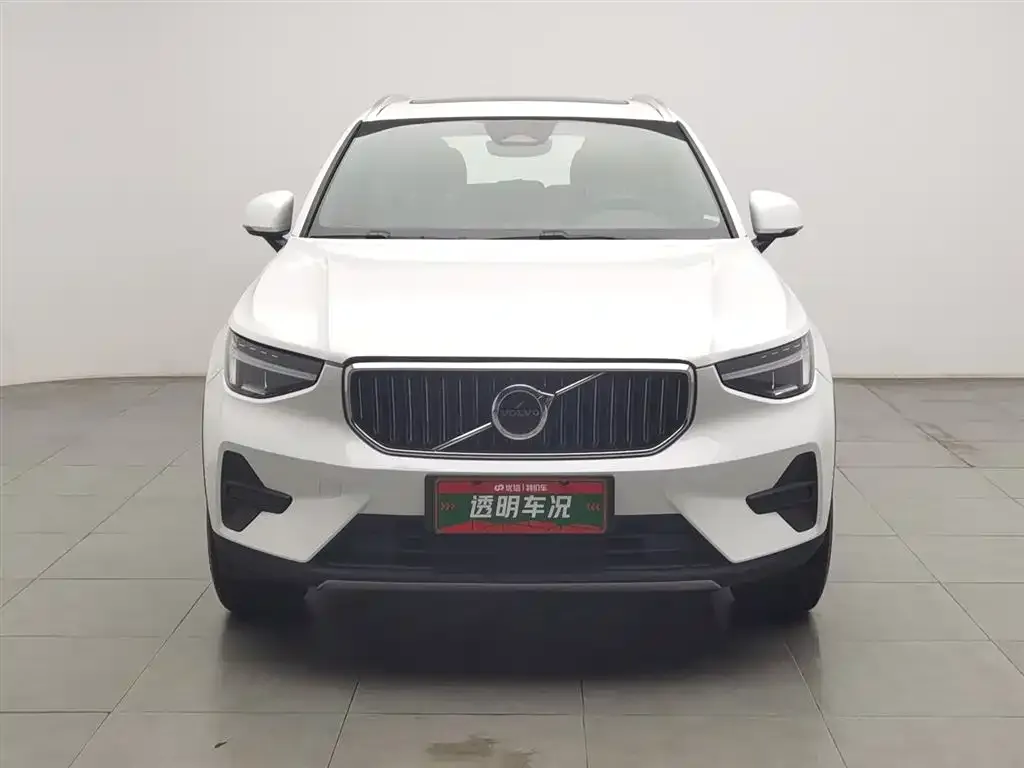 Volvo XC40 — фото 2