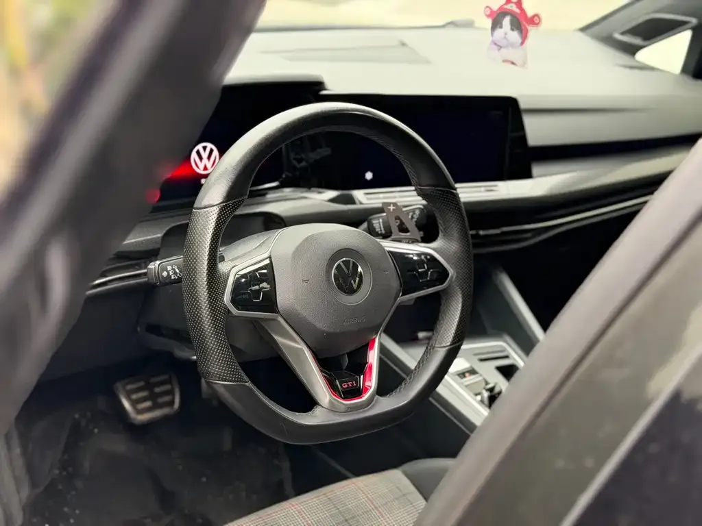 Volkswagen Golf GTI — фото 9