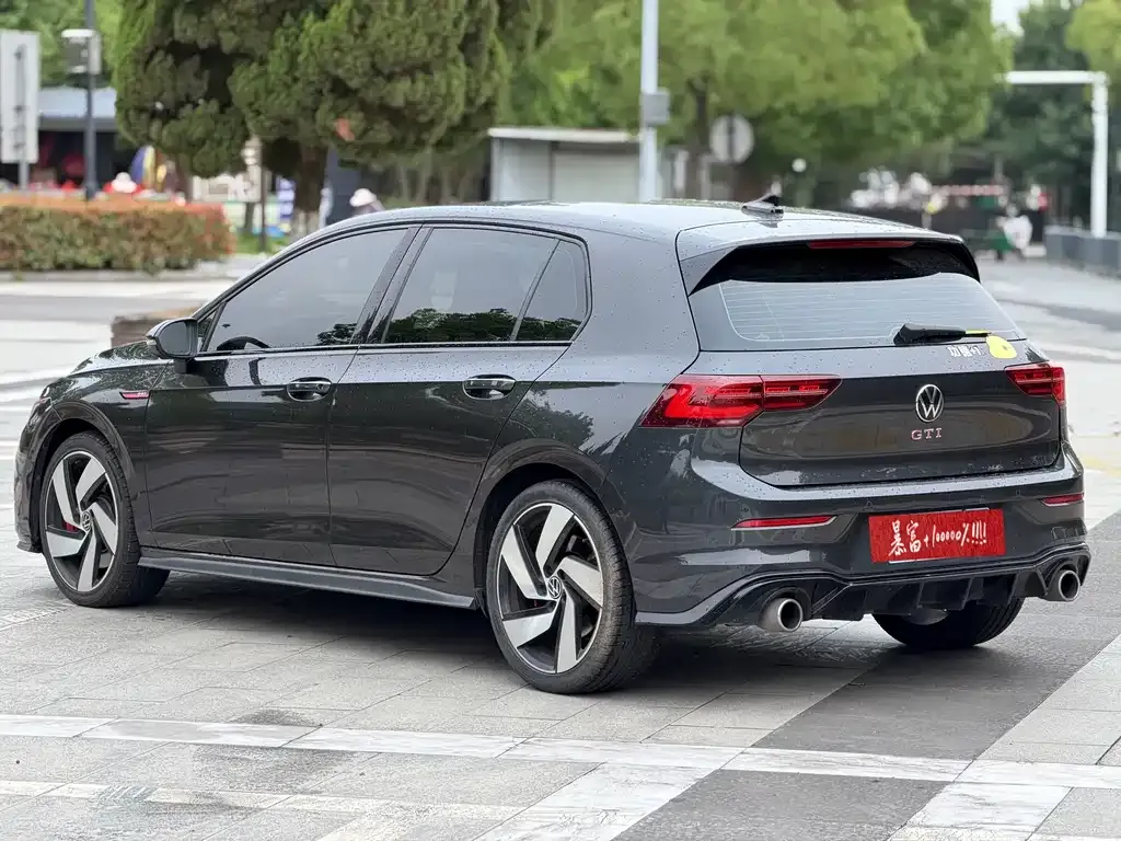 Volkswagen Golf GTI — фото 6