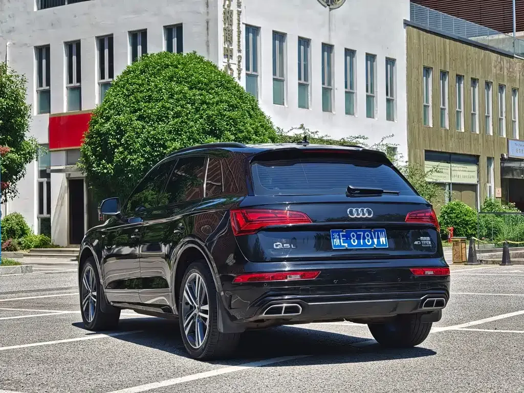 Audi Q5L — фото 3