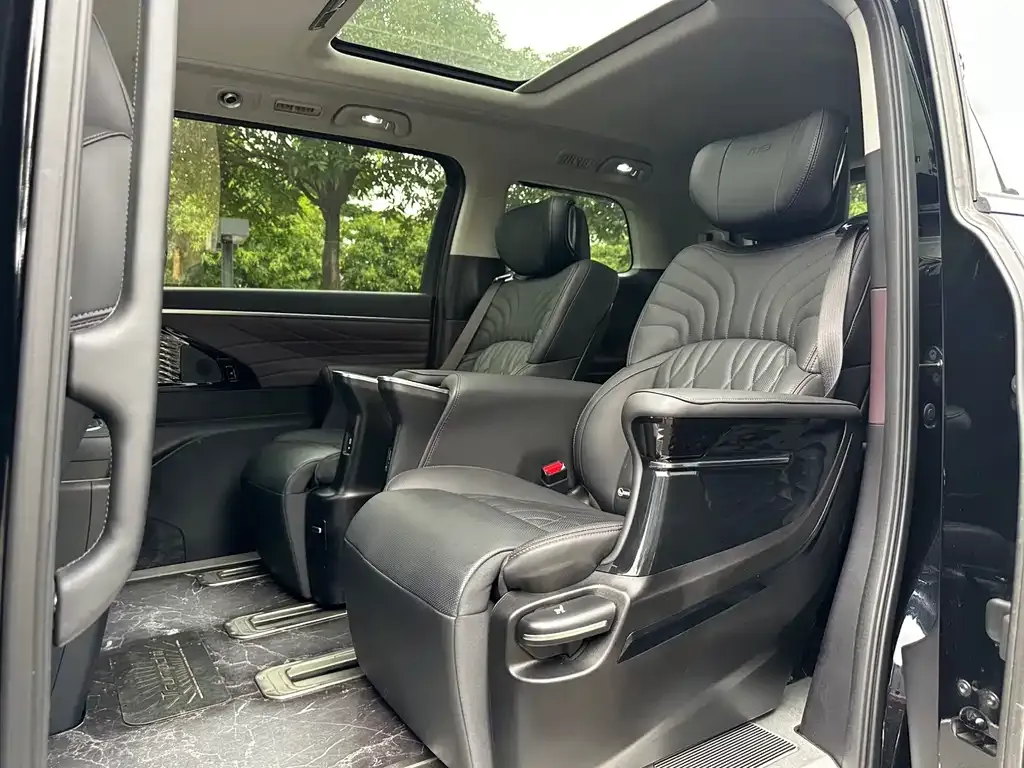 GAC Motor Trumpchi M8 — фото 2