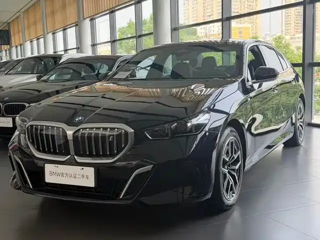 BMW i5 — фото 1