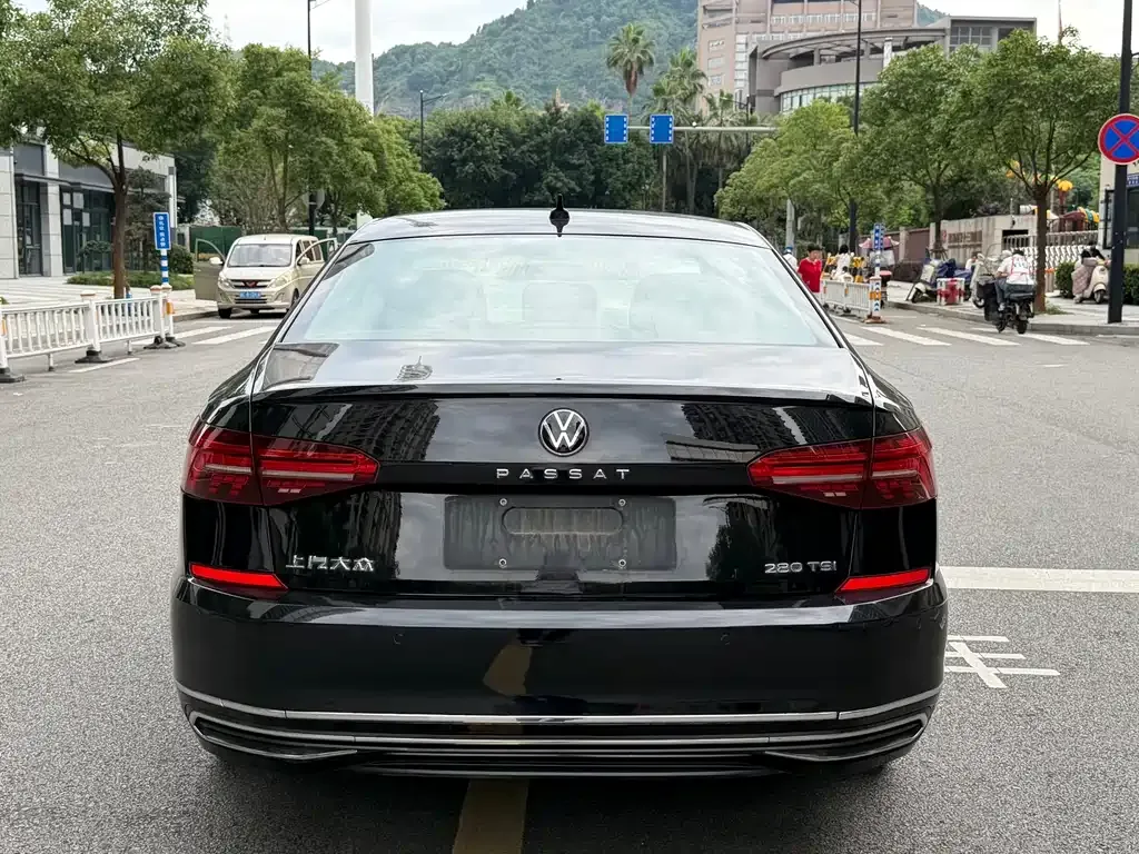 Volkswagen Passat — фото 4