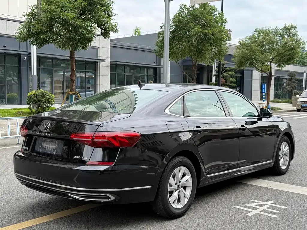 Volkswagen Passat — фото 8