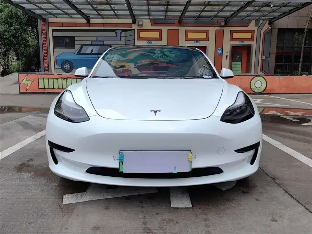 Tesla Model 3 — фото 9