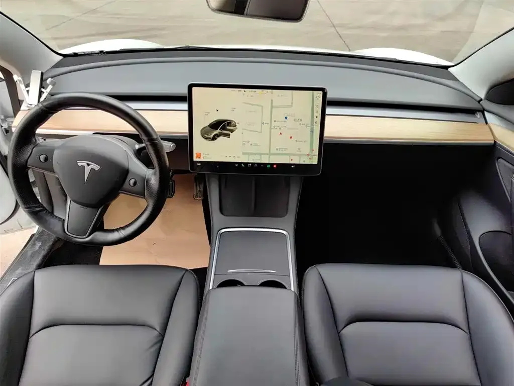 Tesla Model 3 — фото 6