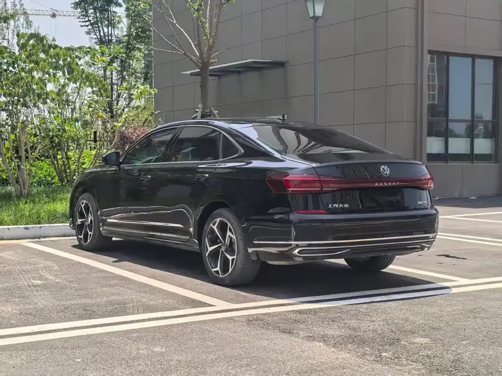 Volkswagen Passat — фото 5