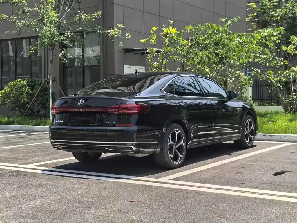 Volkswagen Passat — фото 6