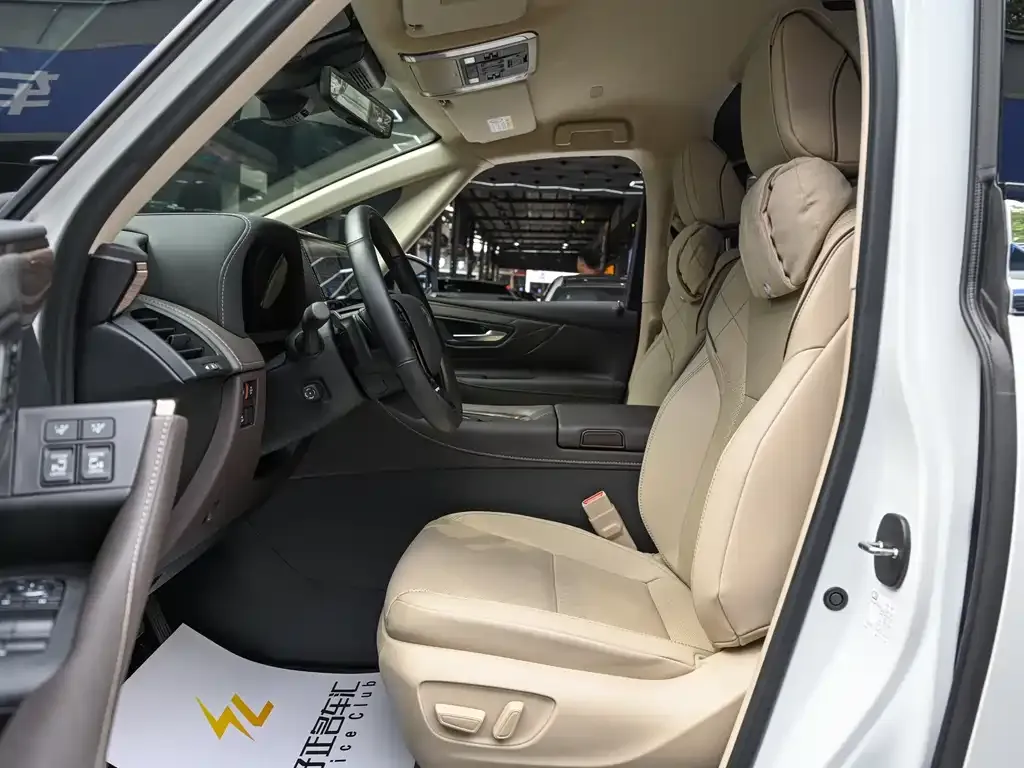 Toyota Alphard — фото 7