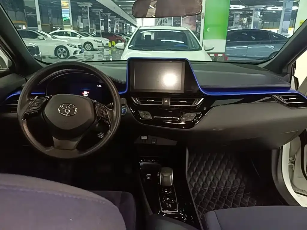 Toyota C-HR EV — фото 9
