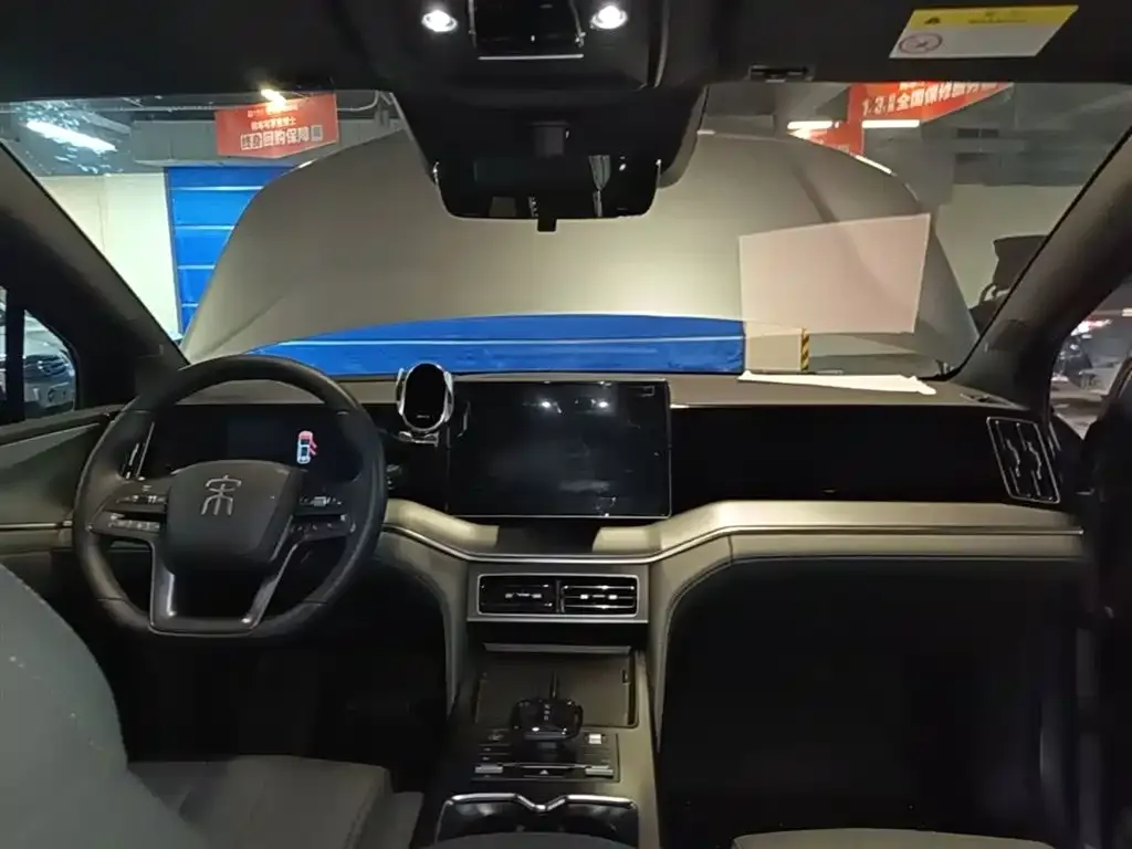 BYD L DM-i — фото 10