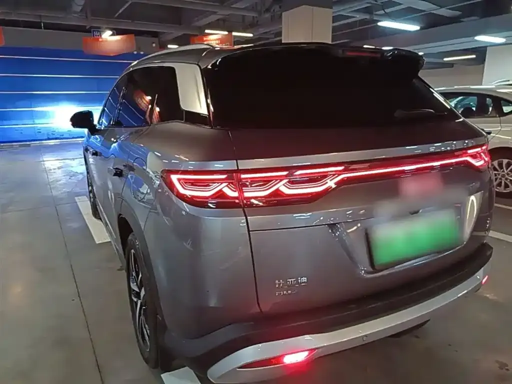 BYD L DM-i — фото 4