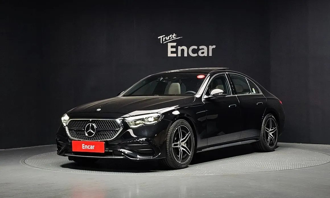 Mercedes-Benz E-Class — фото 1