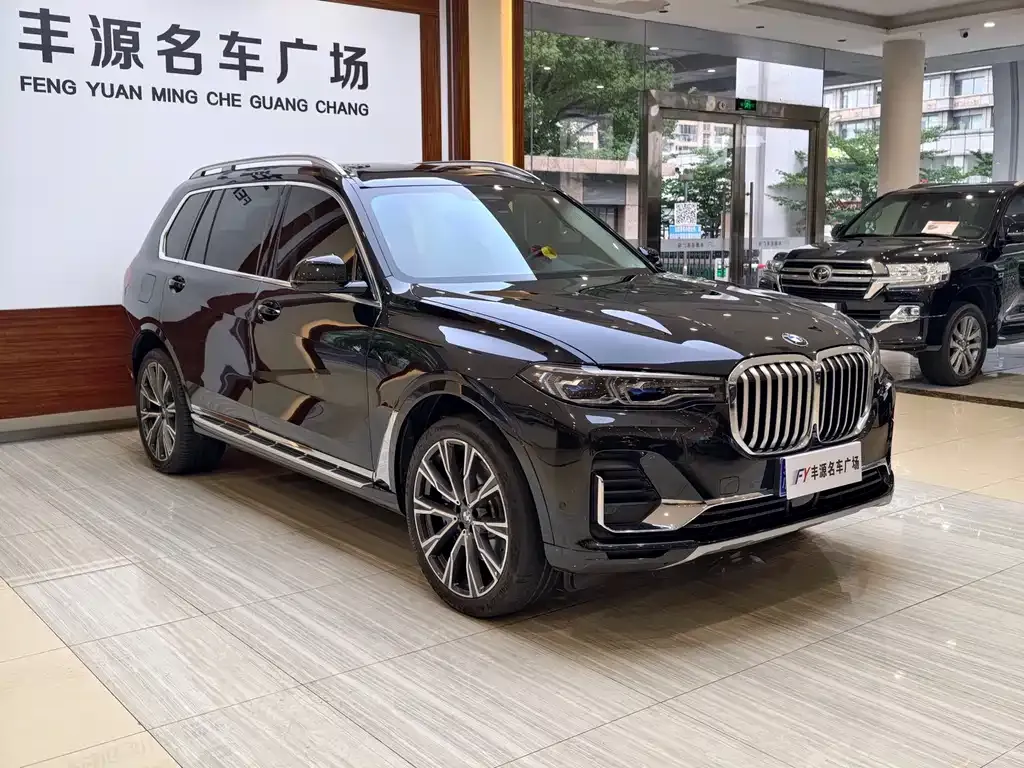 BMW X7 — фото 3