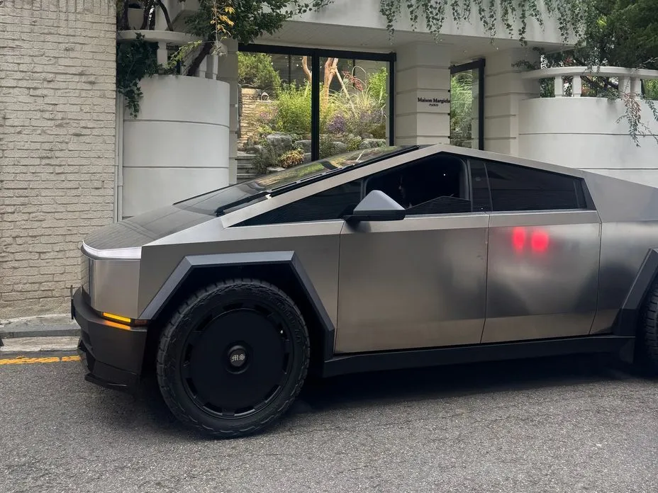 Tesla Cybertruck — фото 7