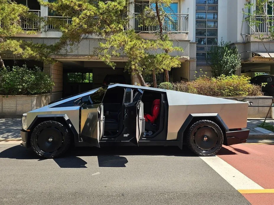 Tesla Cybertruck — фото 10