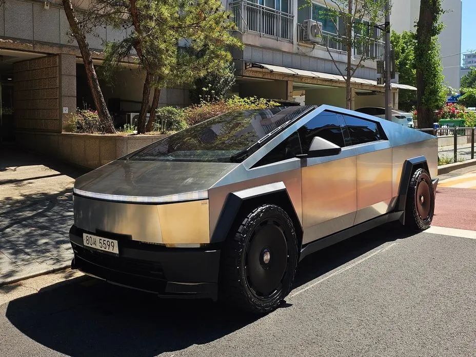 Tesla Cybertruck — фото 8