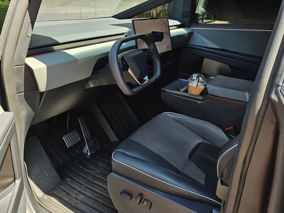 Tesla Cybertruck — фото 3