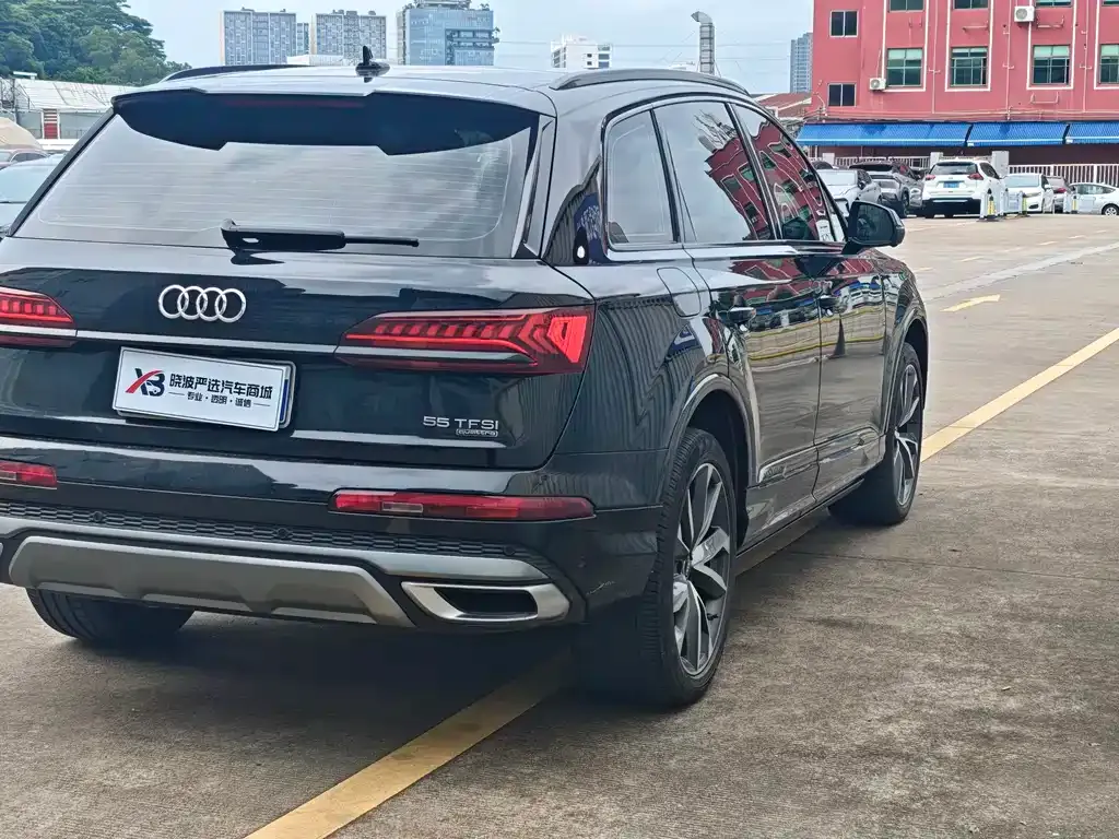 Audi Q7 — фото 7