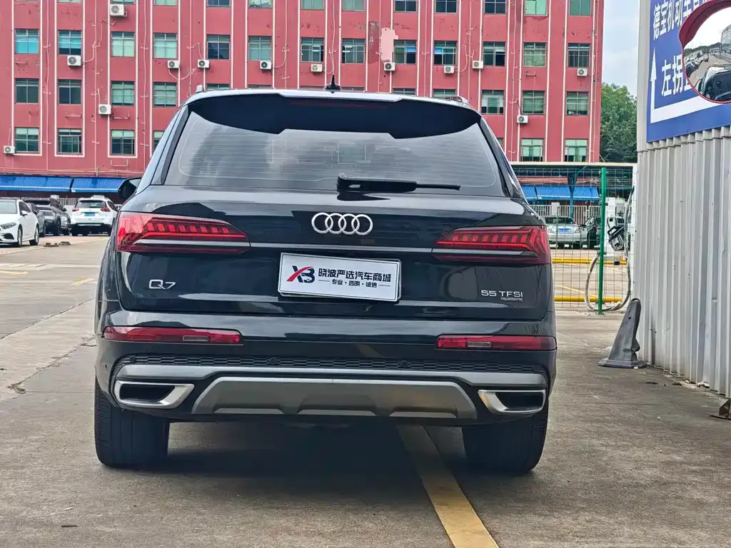 Audi Q7 — фото 3