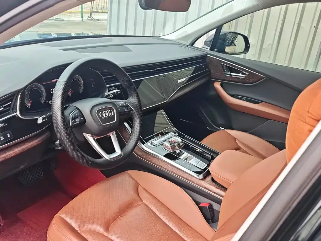 Audi Q7 — фото 4