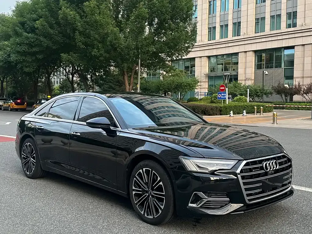 Audi A6L — фото 8