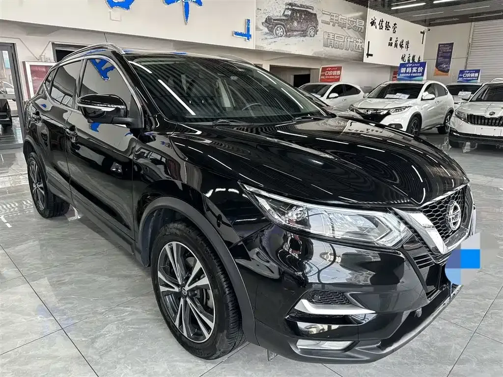 Nissan Qashqai — фото 1