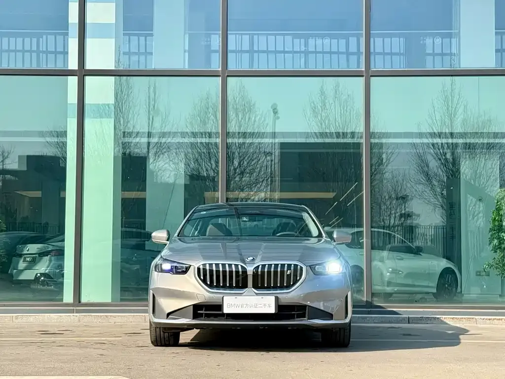 BMW i5 — фото 4