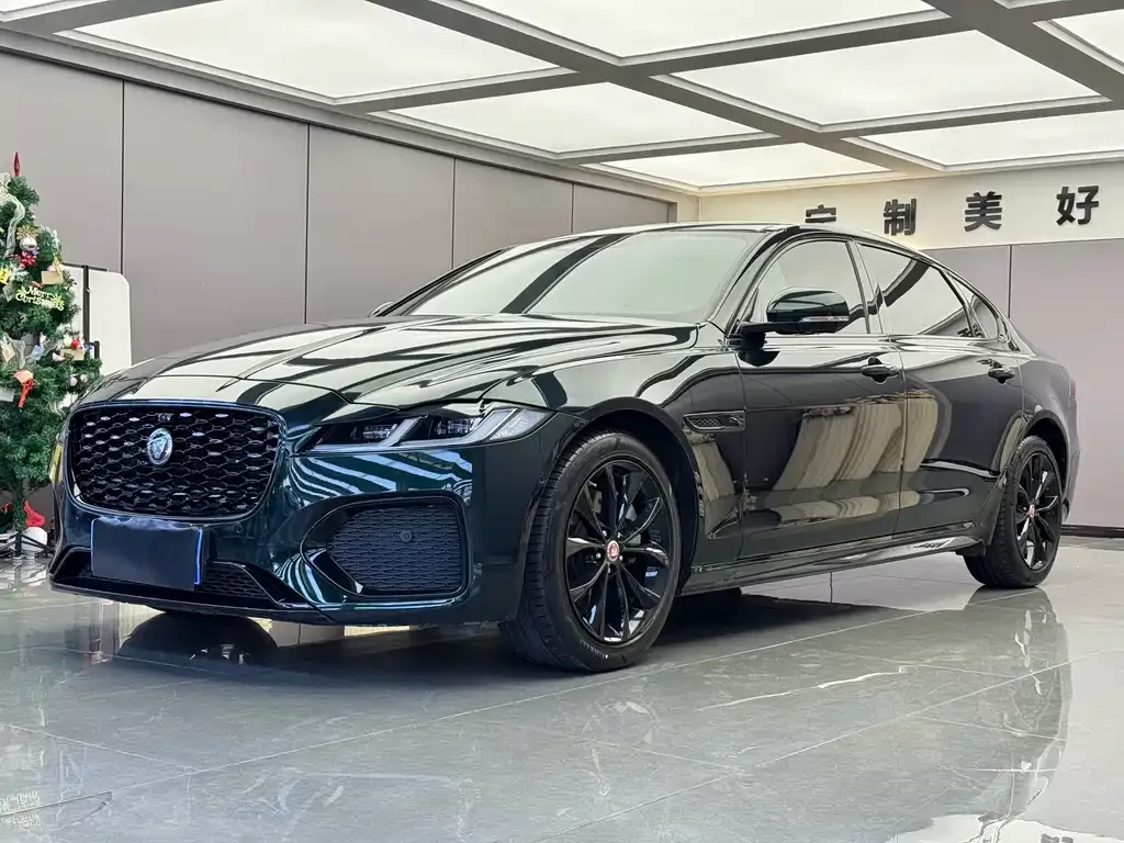Jaguar XFL — фото 1