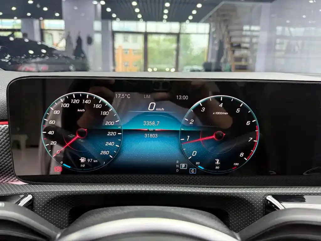 Mercedes-Benz A-Class — фото 10