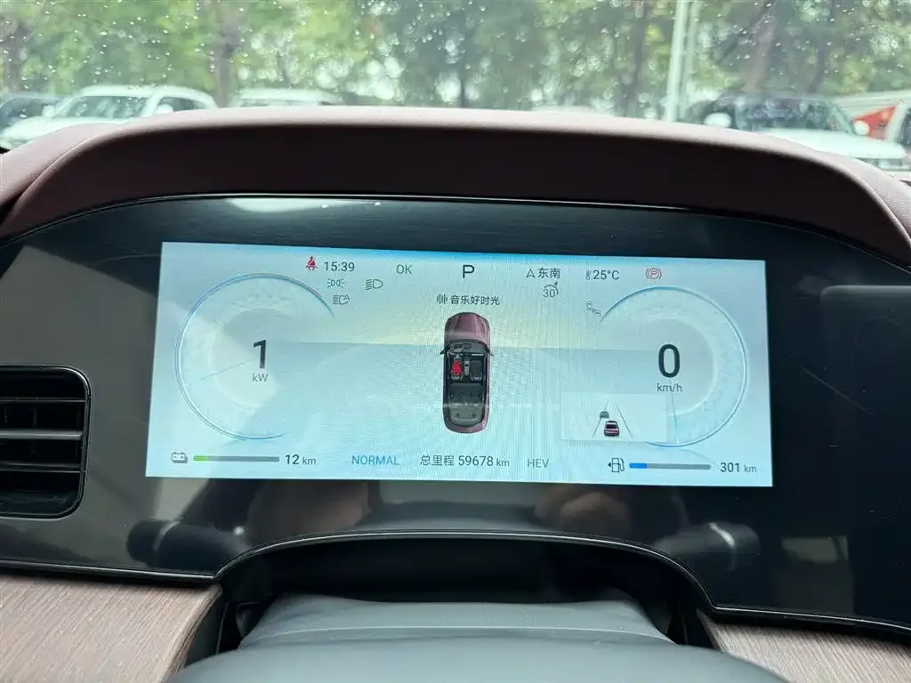 BYD Seal — фото 8