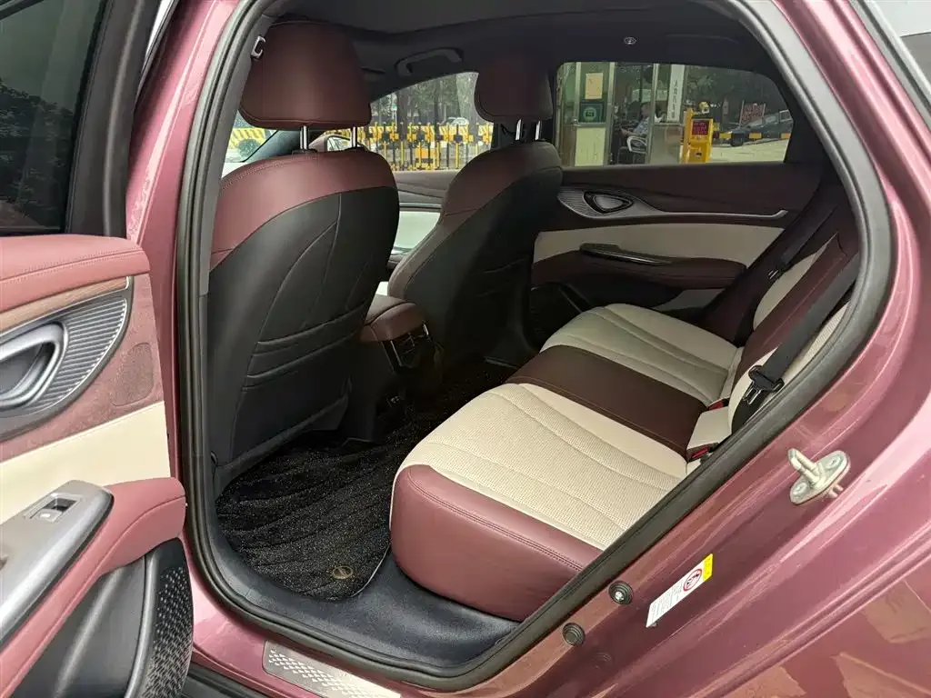 BYD Seal — фото 4