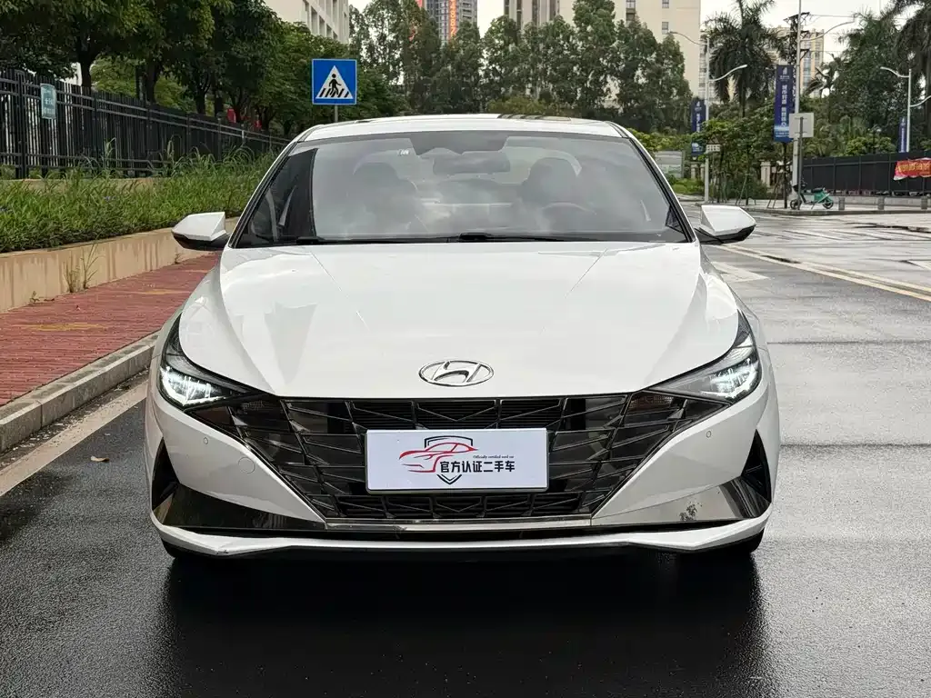 Hyundai Elantra — фото 2