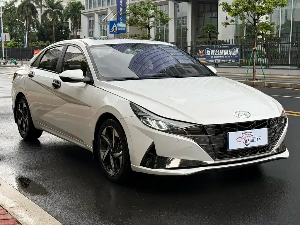 Hyundai Elantra — фото 8