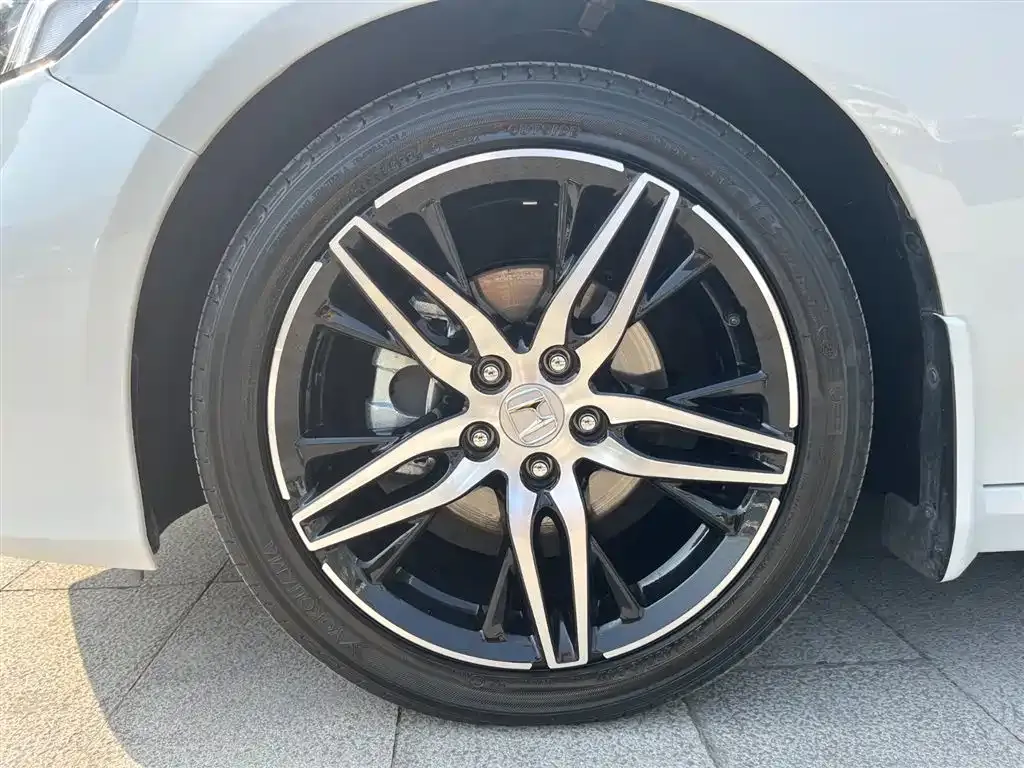 Honda Accord — фото 8