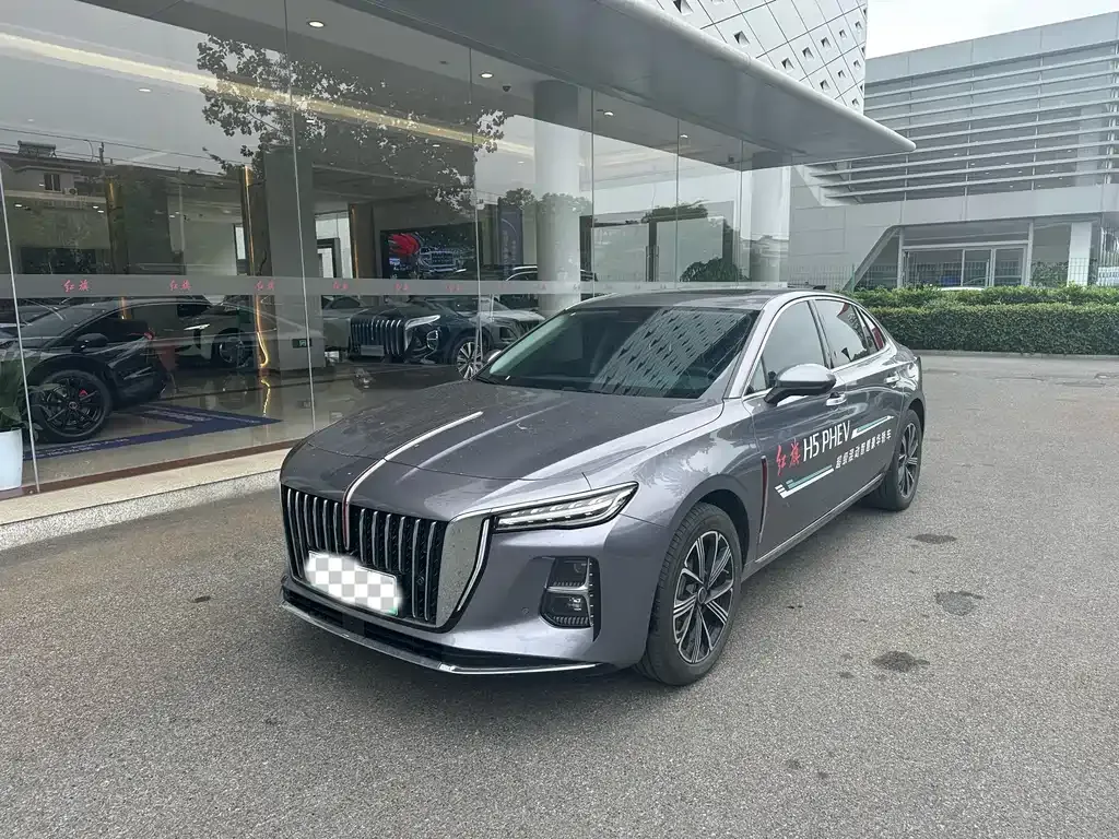 Hongqi H5 PHEV — фото 1