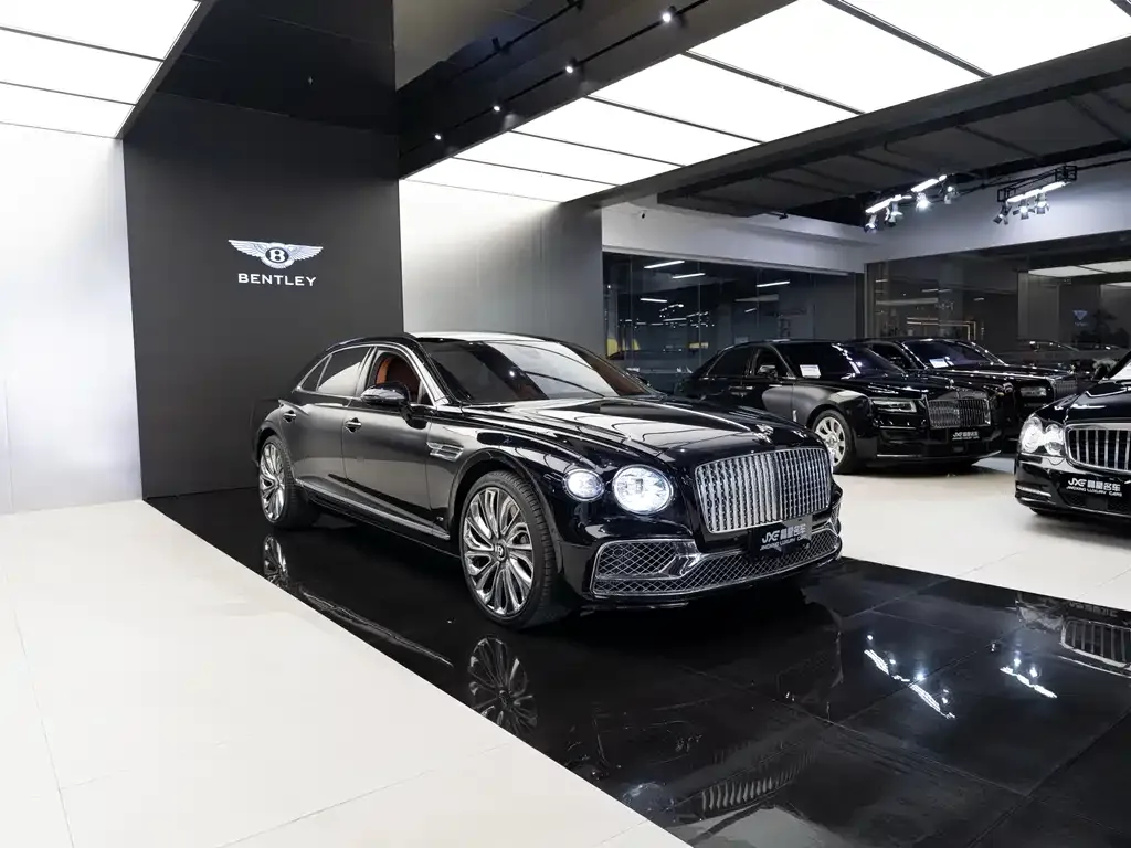 Bentley Flying Spur — фото 2