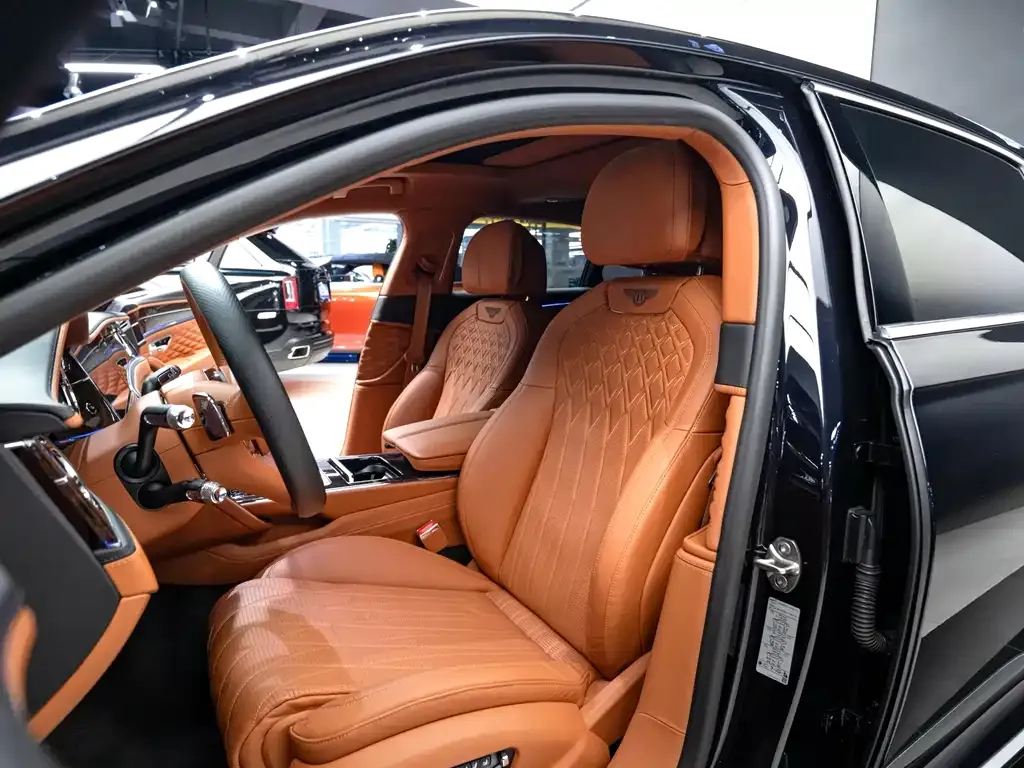 Bentley Flying Spur — фото 8