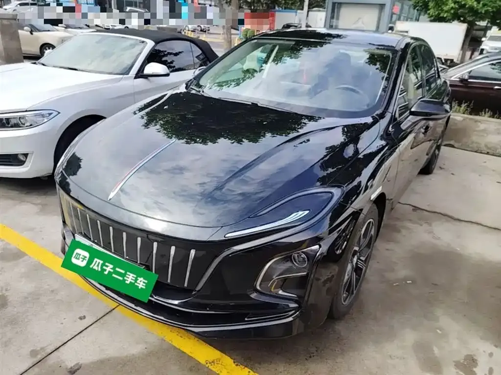 Hongqi E-QM5 — фото 1