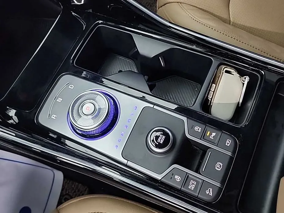 Kia Sorento — фото 9