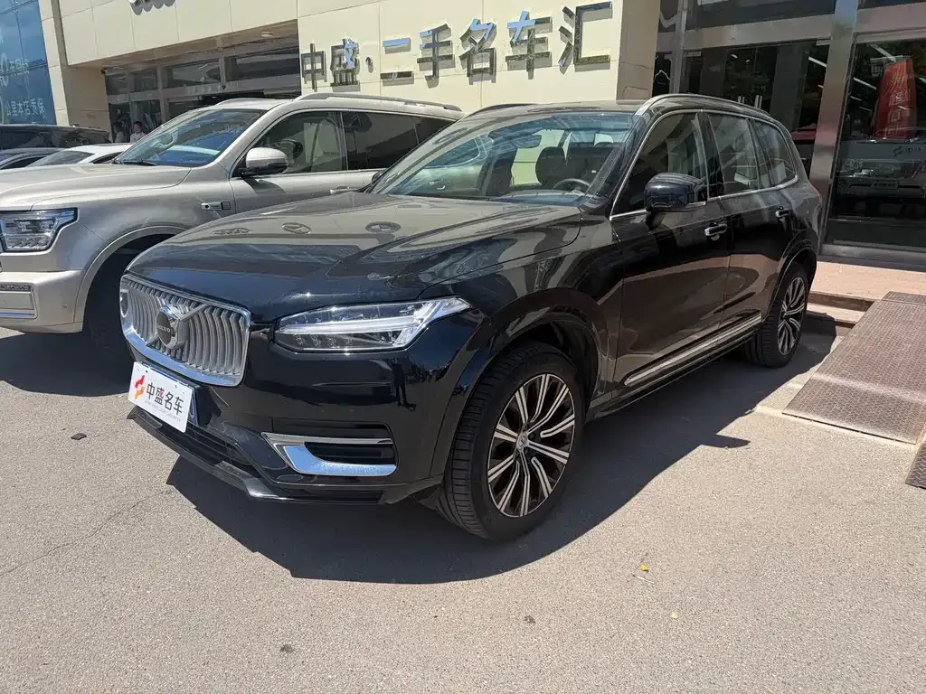 Volvo XC90 — фото 1