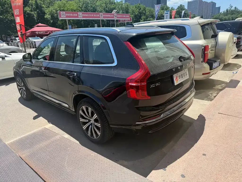 Volvo XC90 — фото 10