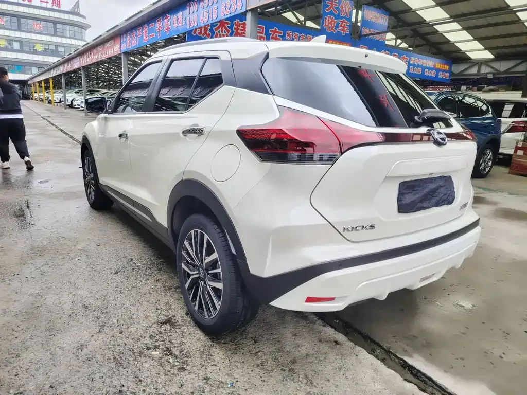 Nissan Kicks — фото 7