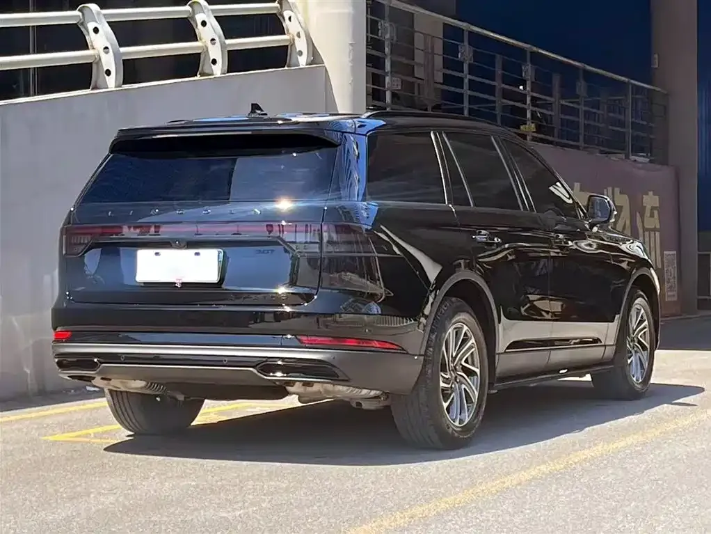 Lincoln Aviator — фото 10