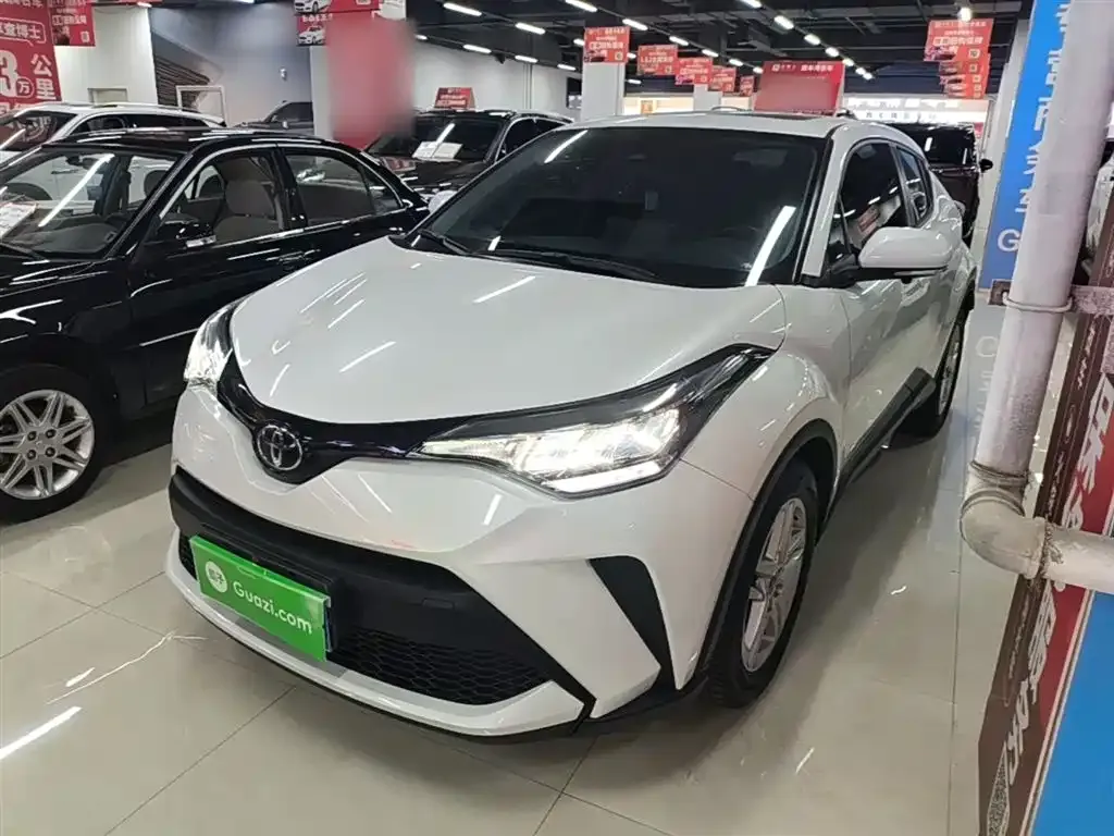 Toyota C-HR — фото 1